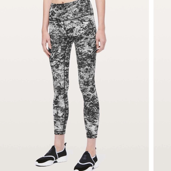 🌙 Lululemon Wunder Under HR  7/8 - 25” • Masked Lace Starlight Black • Size 6 - Picture 1 of 7